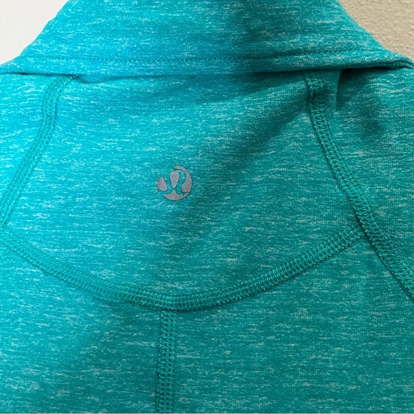 Lululemon Run Dash Half Zip Turquoise Reflective Pullover Size 6 long sleeve - Picture 8 of 8